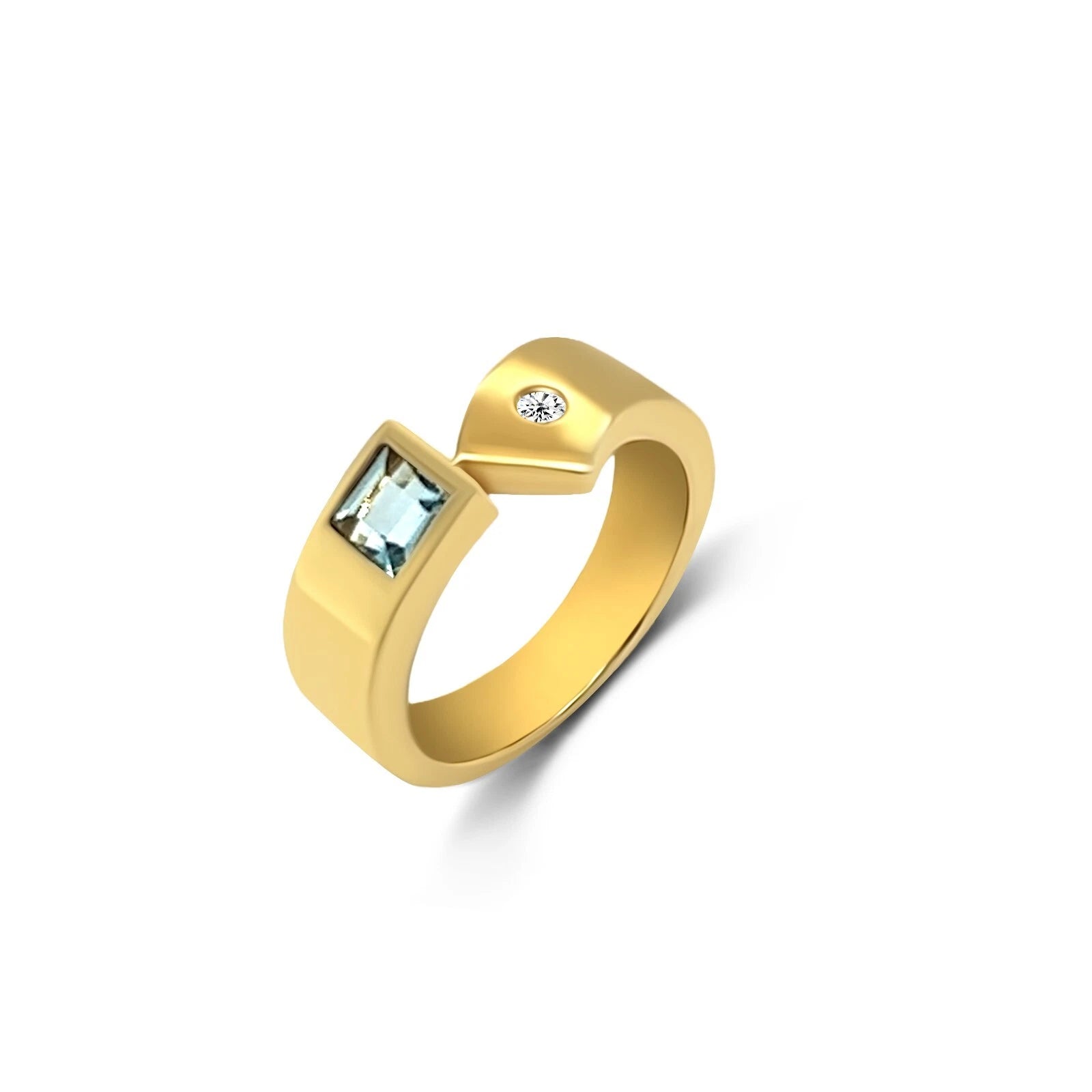Lady's 18KT Yellow Gold Aquamarine and Diamond Ring