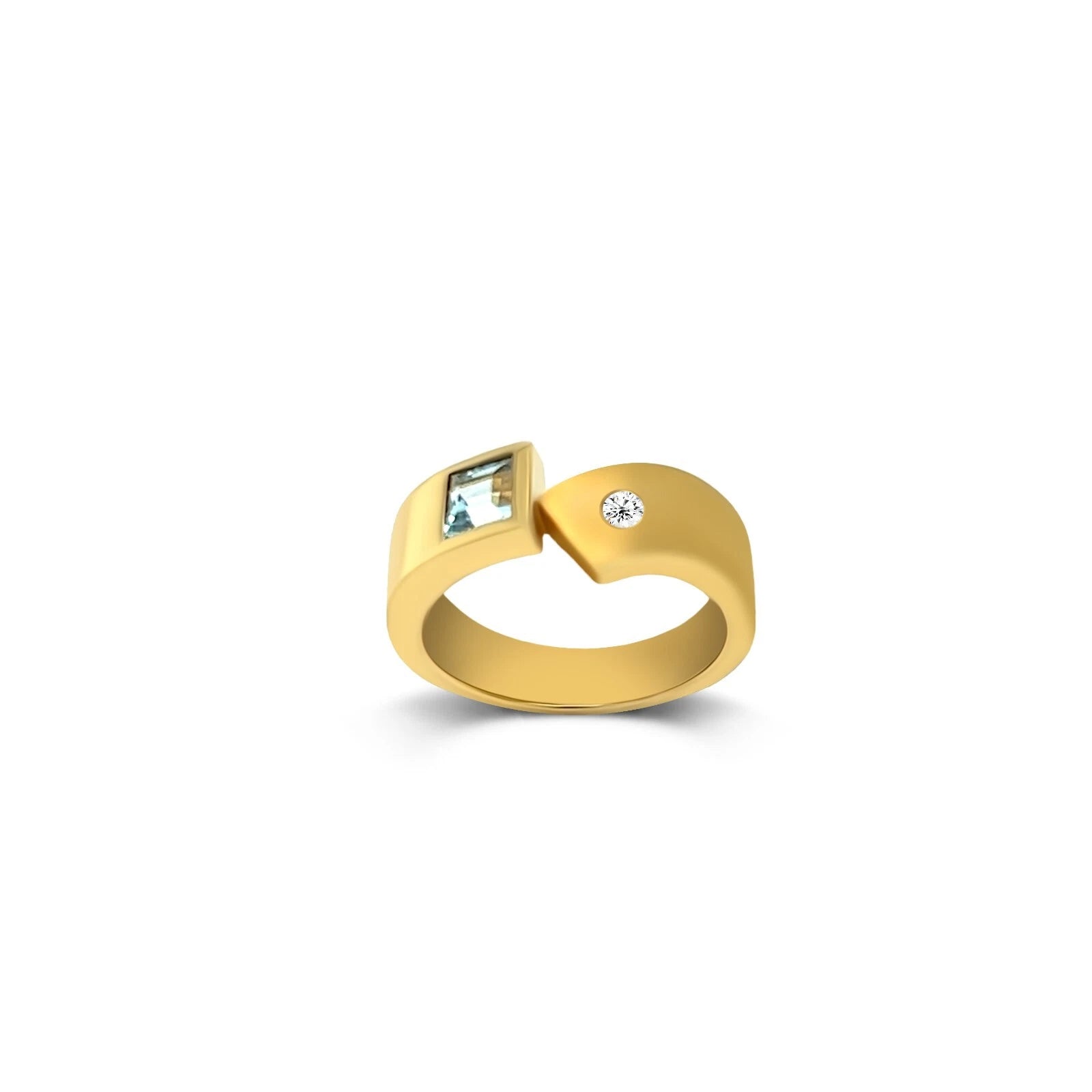 Lady's 18KT Yellow Gold Aquamarine and Diamond Ring